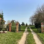 Placowka - Tu Zycie Plynie Wolniej Casa di campagna