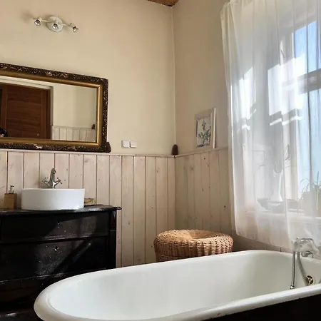 Placowka - Tu Zycie Plynie Wolniej Wydminy